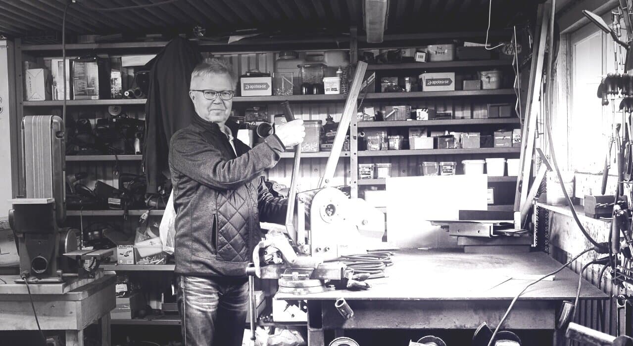 Pertti Hirvonen i verkstaden